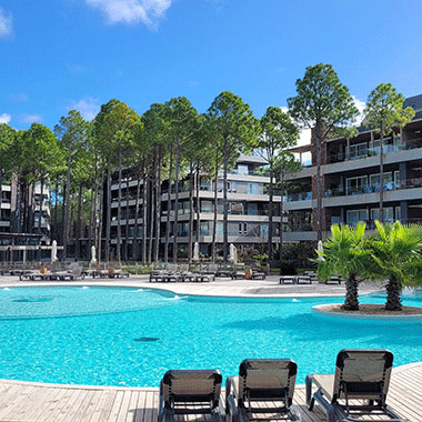 Latitud Norte - Departamento con piscina climatizada en Pinamar